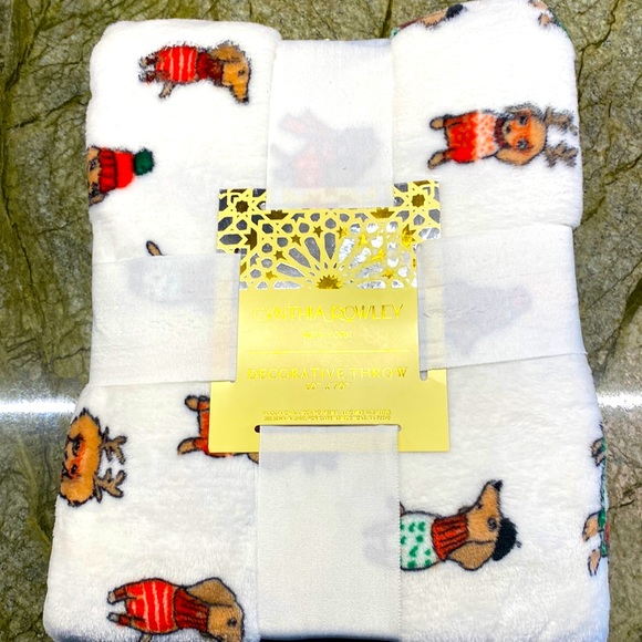 Cynthia Rowley Bedding Holiday Dachshunds 6x70 Fleece Throw By Cynthia Rowley Poshmark
